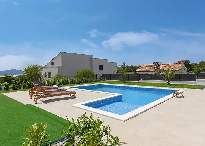 Sunlight بيت للعطل زادار